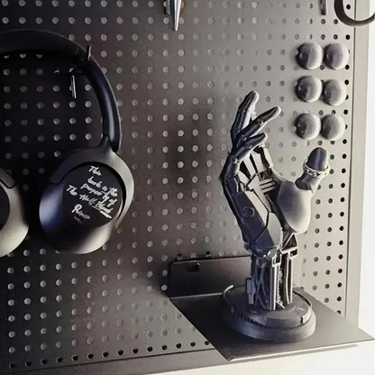CyberGrip™ - Sci-Fi Controller Stand