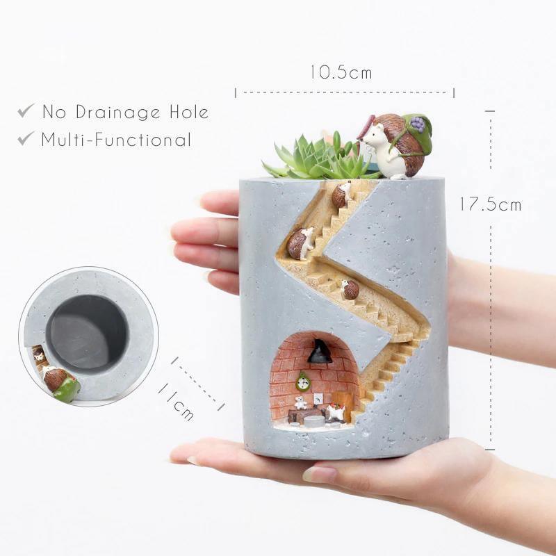 Pet Confidential Residence Planter Pot